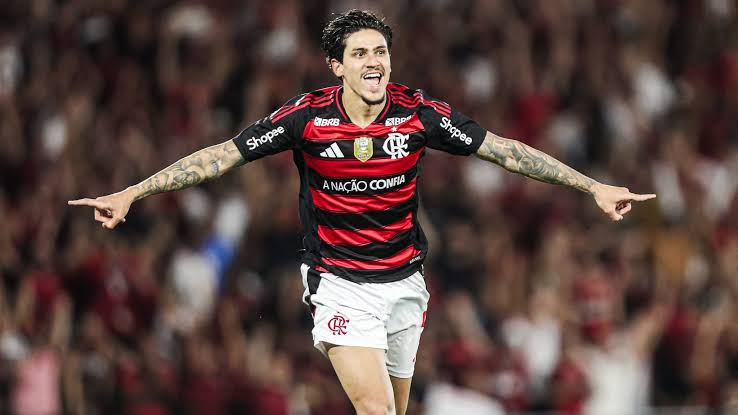 Pedro ganha força na disputa por vaga na Libertadores